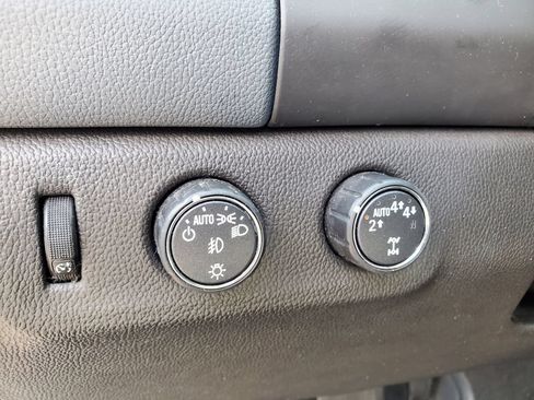 Used 2021 Chevrolet Colorado Z71 AWD/4WD image 10