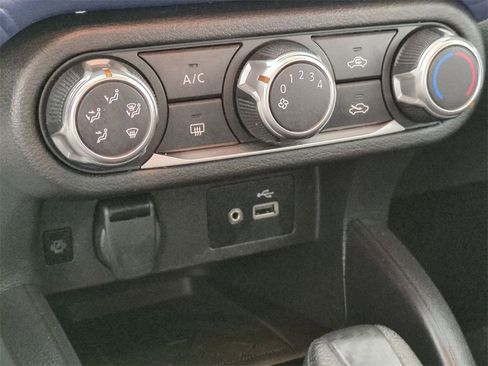 Used 2023 Nissan Versa SV image 11