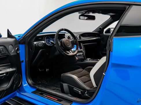 Used 2022 Ford Mustang Shelby GT500 w/ Carbon Fiber Track Pack image 44