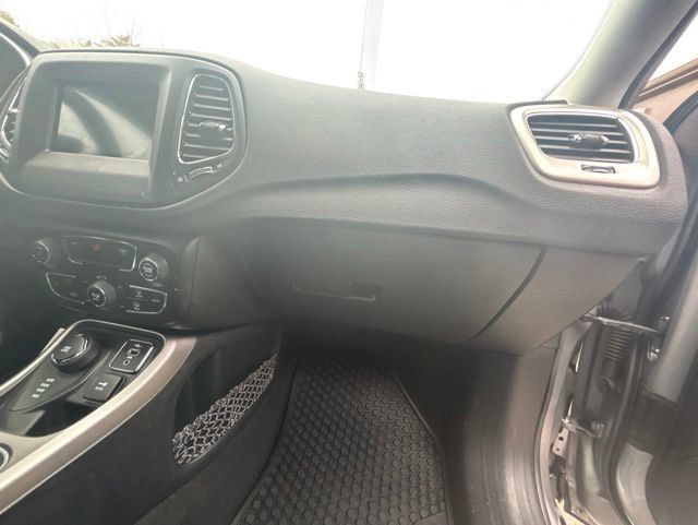 Used 2020 Jeep Compass Latitude w/ Popular Equipment Group AWD/4WD image 27