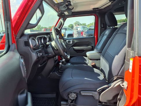 Used 2019 Jeep Wrangler Sport AWD/4WD image 23
