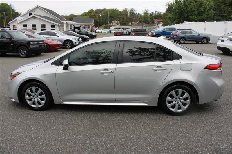 Used 2022 Toyota Corolla LE FWD image 5