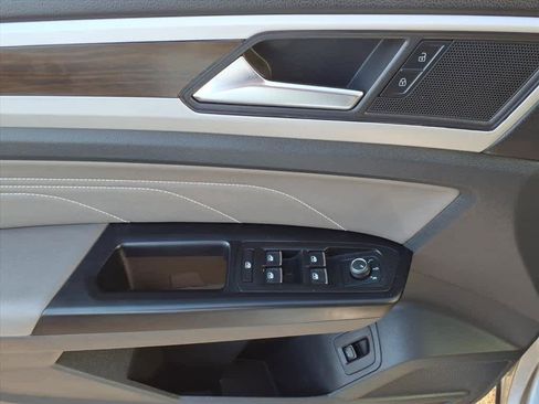 Used 2021 Volkswagen Atlas SE w/ Panoramic Sunroof Package image 18