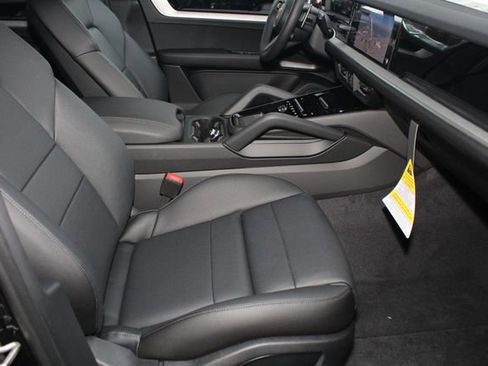 New 2026 Porsche Cayenne image 25