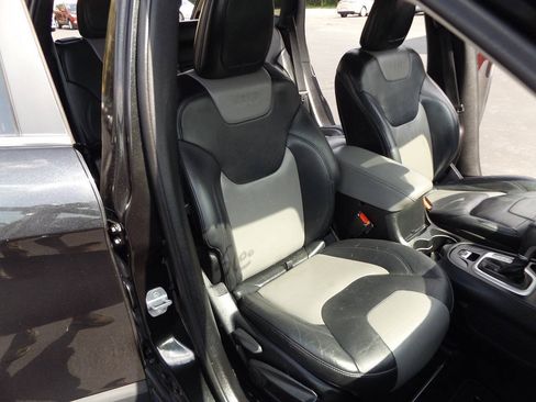 Used 2014 Jeep Cherokee Limited FWD image 22
