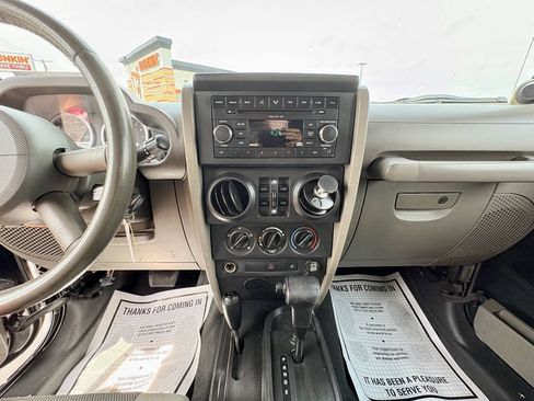 Used 2007 Jeep Wrangler Unlimited Sahara AWD/4WD image 13
