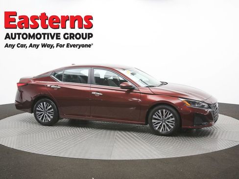 Used 2023 Nissan Altima 2.5 SV FWD image 46