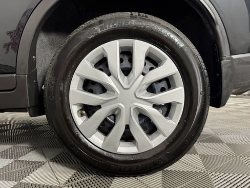 Used 2014 Nissan Rogue S AWD/4WD image 40