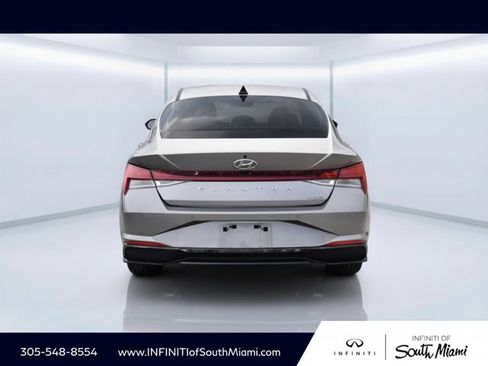 Used 2023 Hyundai Elantra Limited FWD image 5