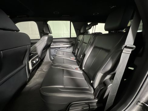 Used 2021 Ford Expedition XLT AWD/4WD image 24