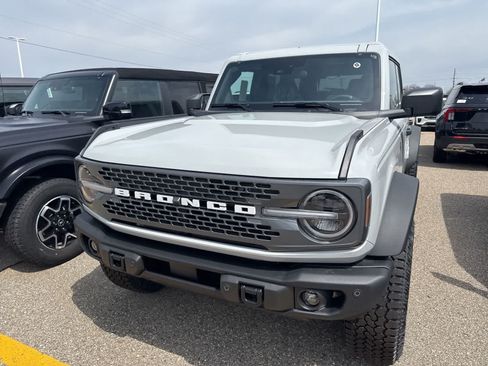 New 2026 Ford Bronco Badlands AWD/4WD image 3