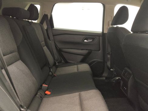 Used 2024 Nissan Rogue SV image 19