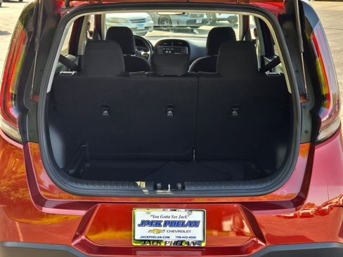Used 2025 Kia Soul LX w/ LX Technology Package FWD image 13