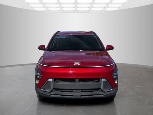 Used 2025 Hyundai Kona SEL AWD/4WD image 2