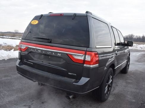 Used 2015 Lincoln Navigator Base image 3