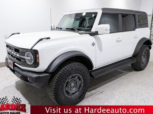 Used 2025 Ford Bronco Outer Banks w/ Sasquatch Package AWD/4WD image 2