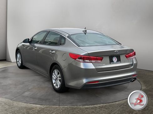 Used 2018 Kia Optima LX FWD image 5