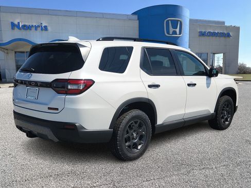 New 2026 Honda Pilot TrailSport image 4