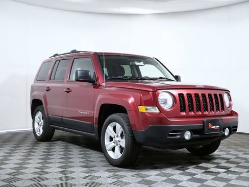 Used 2015 Jeep Patriot Latitude AWD/4WD image 1
