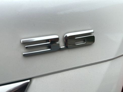 Used 2018 Cadillac XT5 Luxury w/ LPO, Wheel Lock Package image 31