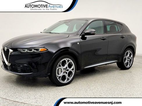 Used 2024 Alfa Romeo Tonale Ti w/ Premium Interior Package image 1