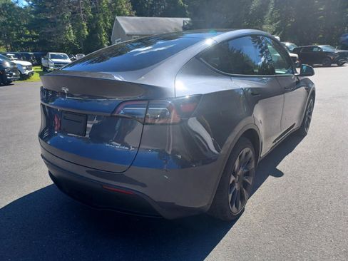 Used 2023 Tesla Model Y Long Range AWD/4WD image 4