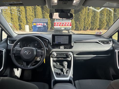 Used 2025 Toyota RAV4 LE image 15