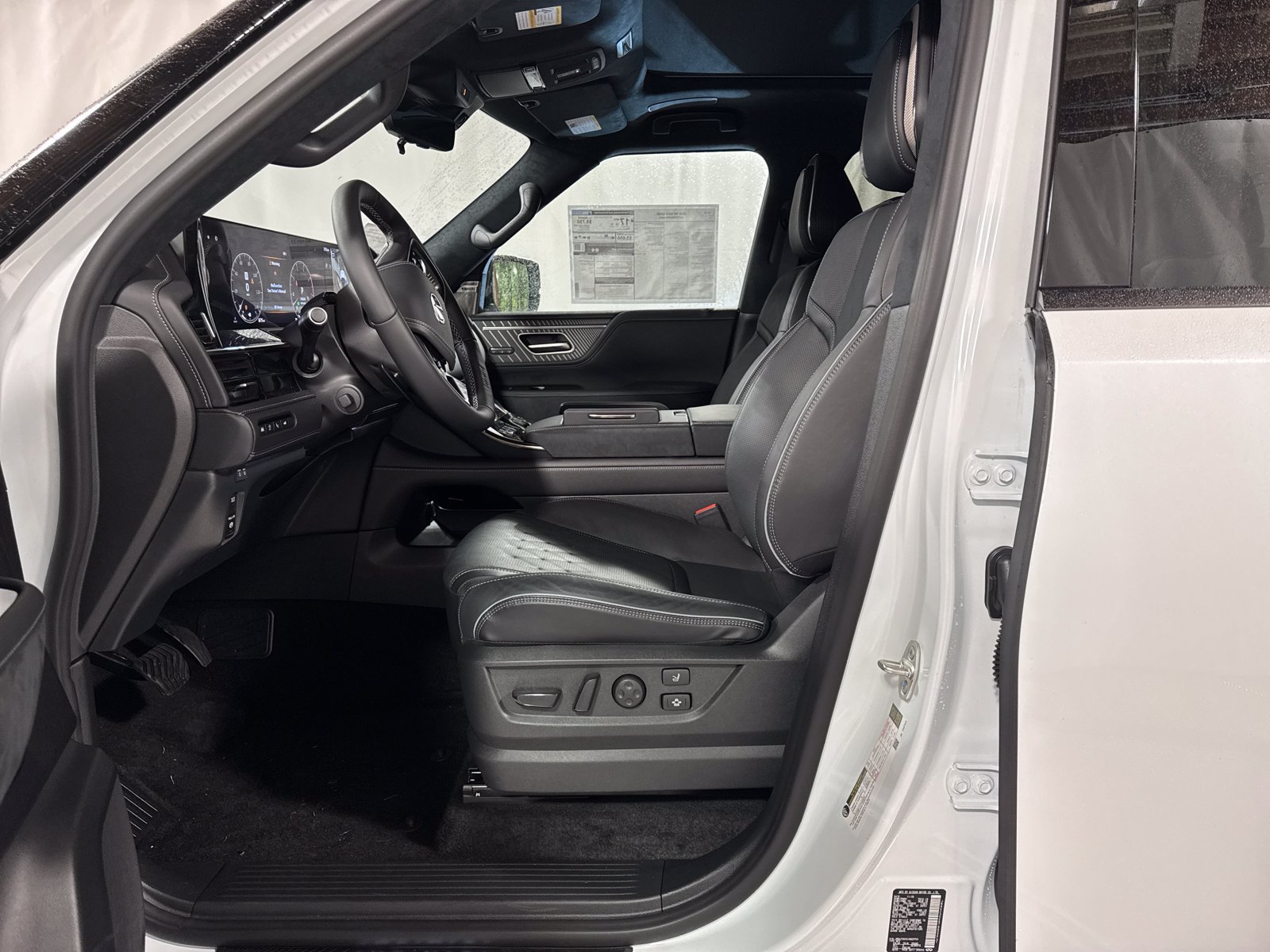 New 2026 INFINITI QX80 Autograph AWD/4WD image 3