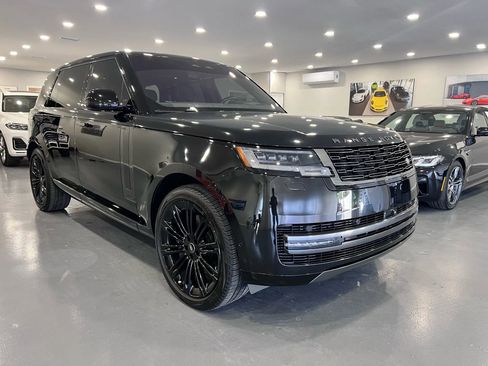 Used 2023 Land Rover Range Rover Long Wheelbase Autobiography image 1