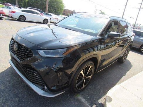 Used 2021 Toyota Highlander XSE AWD/4WD image 39