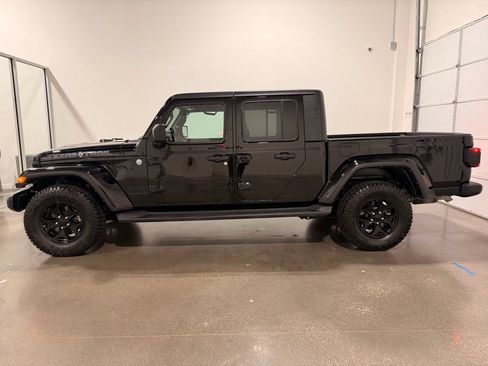 Used 2021 Jeep Gladiator Sport AWD/4WD image 8