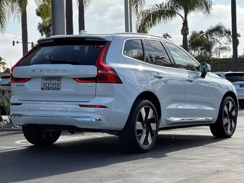 Certified 2023 Volvo XC60 T8 Plus AWD/4WD image 5
