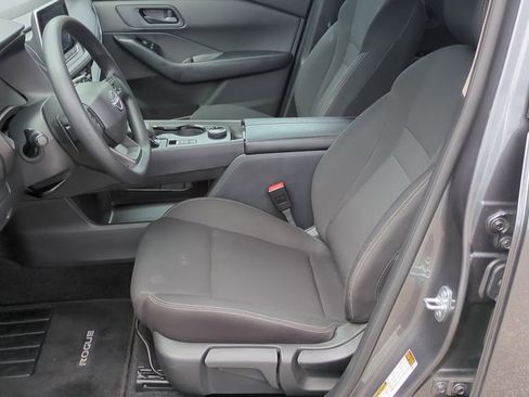Used 2025 Nissan Rogue S AWD/4WD image 11
