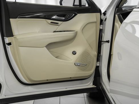 Used 2022 Buick Envision Essence w/ Technology Package I FWD image 37