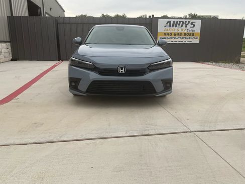 Used 2024 Honda Civic Touring image 2