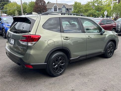 Used 2020 Subaru Forester Premium AWD/4WD image 8