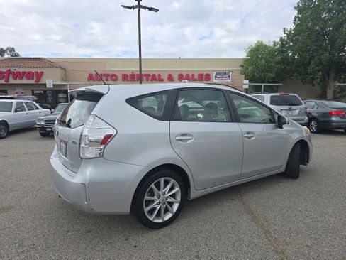Used 2012 Toyota Prius V Five FWD image 5