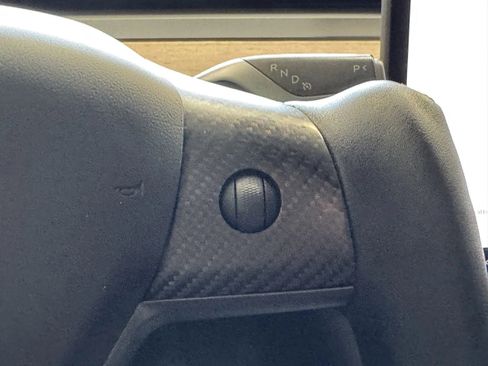 Used 2020 Tesla Model Y Long Range image 17