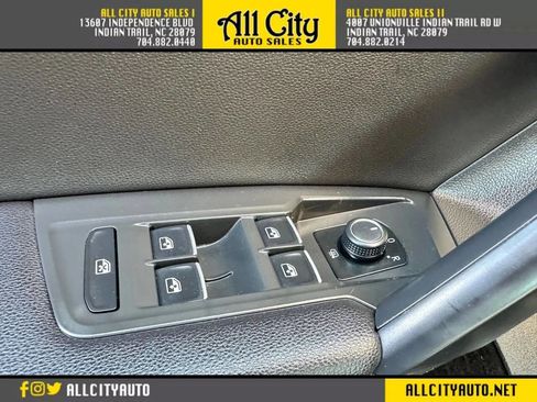Used 2021 Volkswagen Tiguan SE image 22