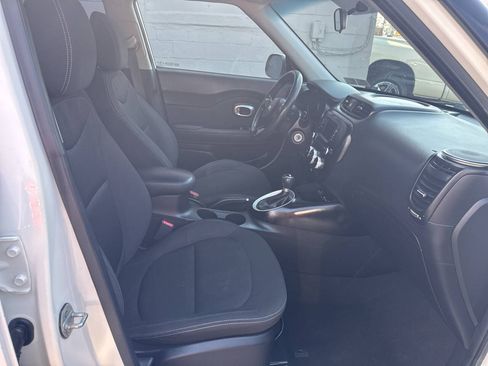 Used 2018 Kia Soul FWD image 23
