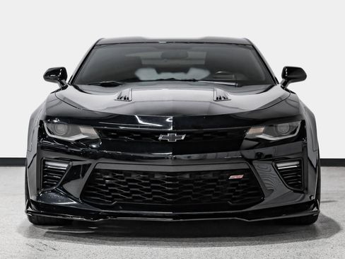Used 2017 Chevrolet Camaro SS RWD image 3