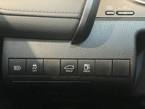Used 2019 Toyota Camry LE FWD image 15
