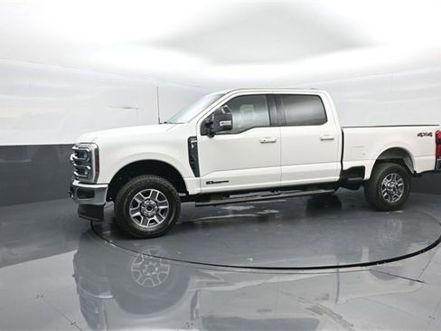 Used 2025 Ford F350 Lariat image 4