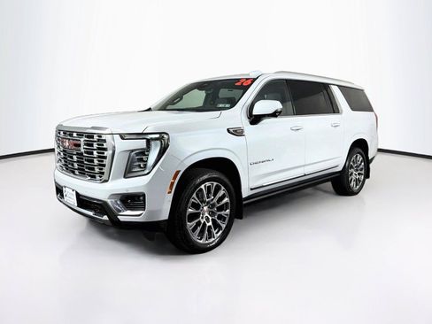 Used 2026 GMC Yukon XL Denali w/ Denali Reserve Package AWD/4WD image 7