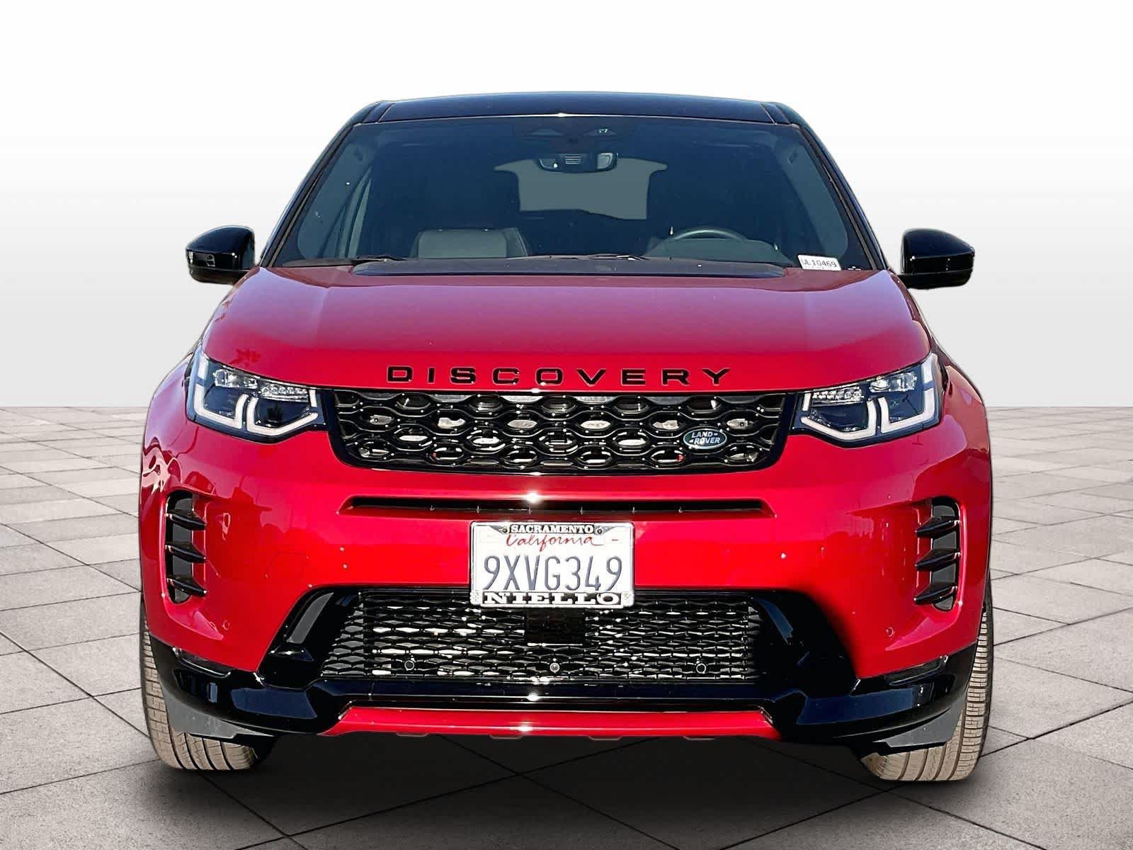 Used 2025 Land Rover Discovery Sport Dynamic SE AWD/4WD image 3