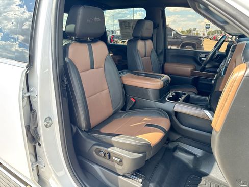 Used 2021 Chevrolet Silverado 3500 High Country AWD/4WD image 25