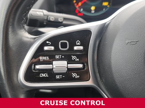 Used 2023 Mercedes-Benz GLA 250 4MATIC image 4