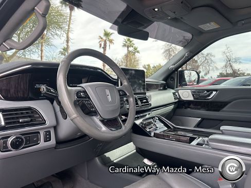 Used 2019 Lincoln Navigator Reserve image 12