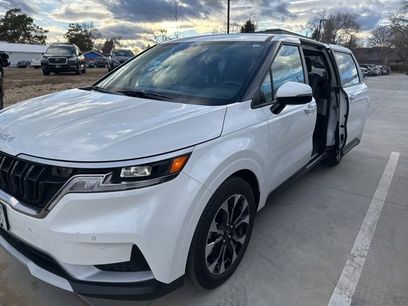 Certified 2023 Kia Carnival EX
