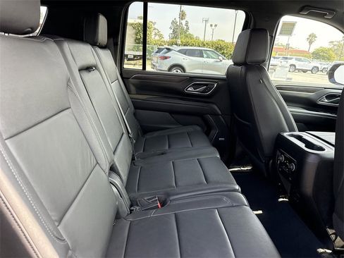 Used 2024 Chevrolet Suburban LT image 25
